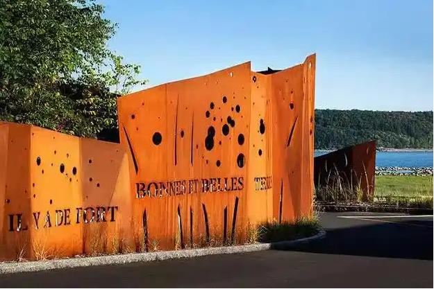 和平锈钢板景观